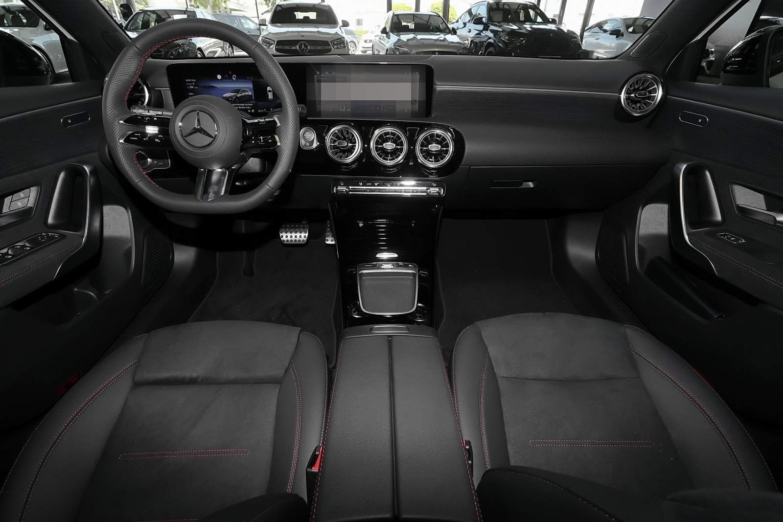 Mercedes-Benz A 200 d AMG MBUX+RüKam+M-LED+Pano+AHK+Night+DAB foto 4