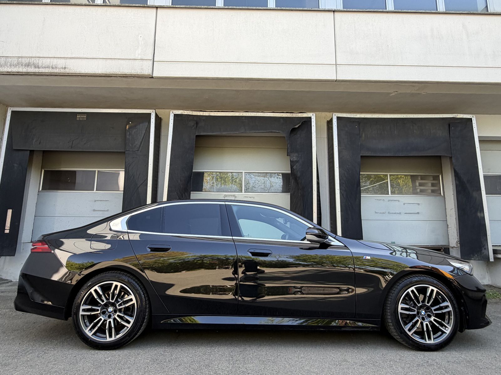 BMW 520 d xDrive M Sport LED Komfortsitze LiveCockpi foto 7