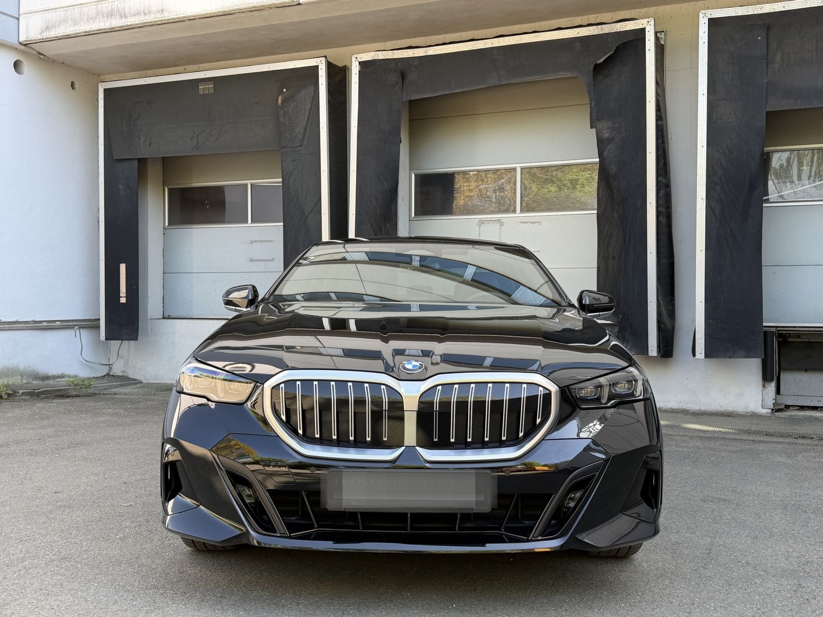 BMW 520 d xDrive M Sport LED Komfortsitze LiveCockpi foto 10
