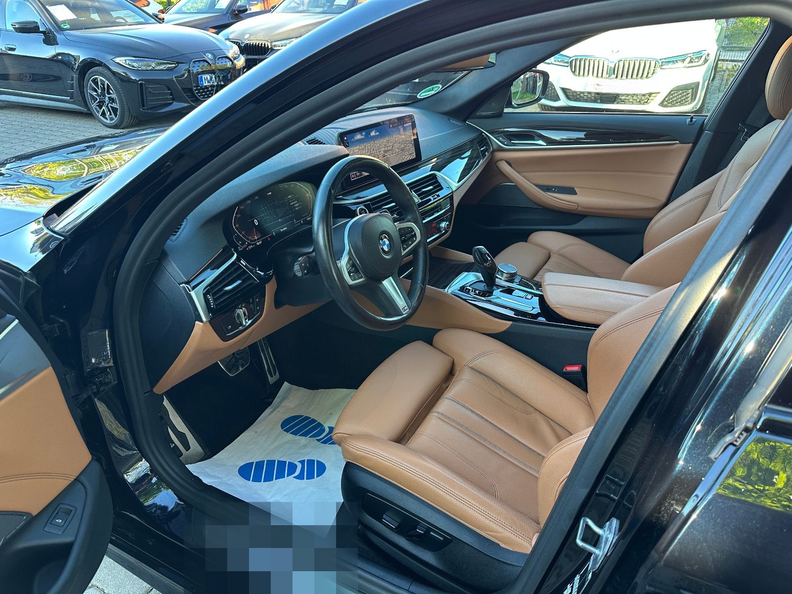 BMW 520d M-Sport*Glasdach*Harman*Kamera*AHK*4 Zonen foto 11