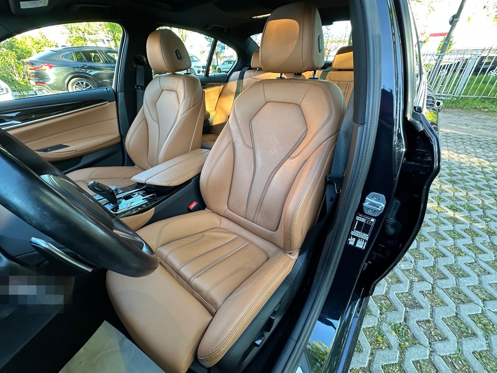 BMW 520d M-Sport*Glasdach*Harman*Kamera*AHK*4 Zonen foto 12