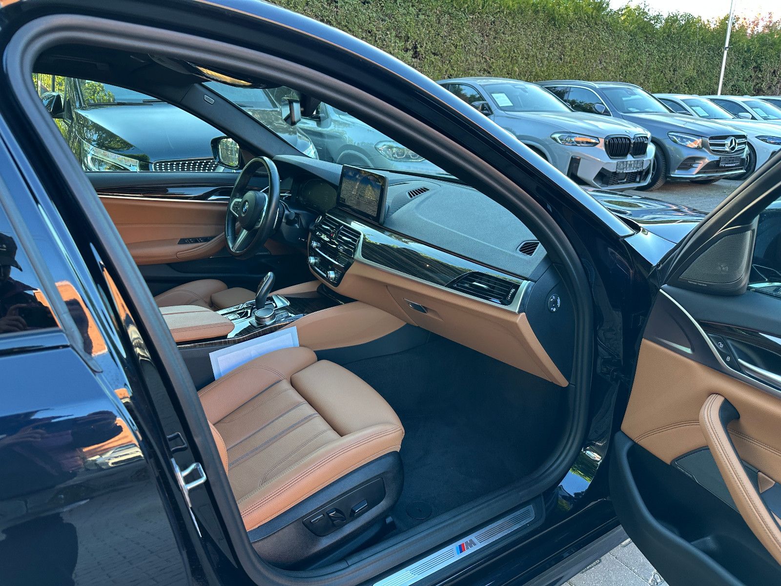 BMW 520d M-Sport*Glasdach*Harman*Kamera*AHK*4 Zonen foto 13