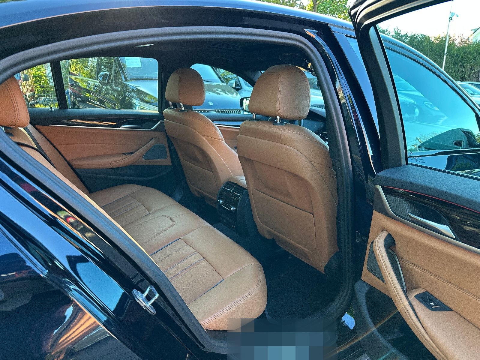 BMW 520d M-Sport*Glasdach*Harman*Kamera*AHK*4 Zonen foto 15
