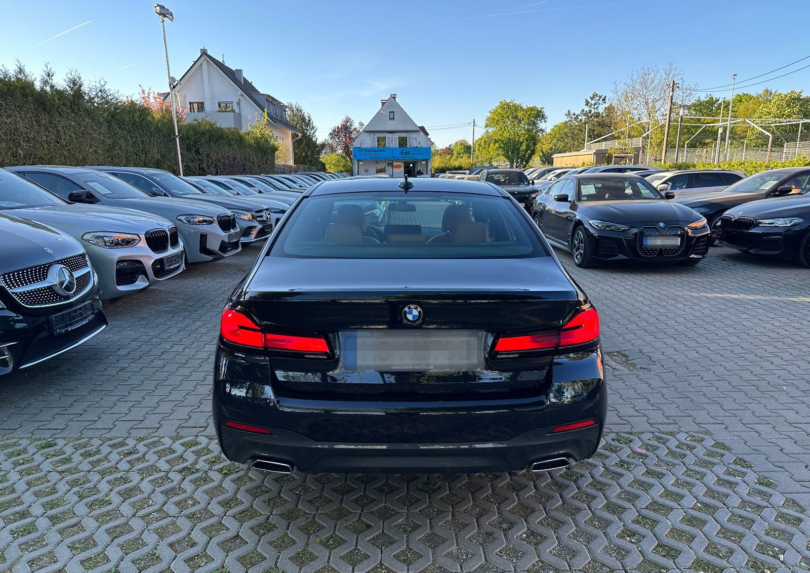 BMW 520d M-Sport*Glasdach*Harman*Kamera*AHK*4 Zonen foto 4