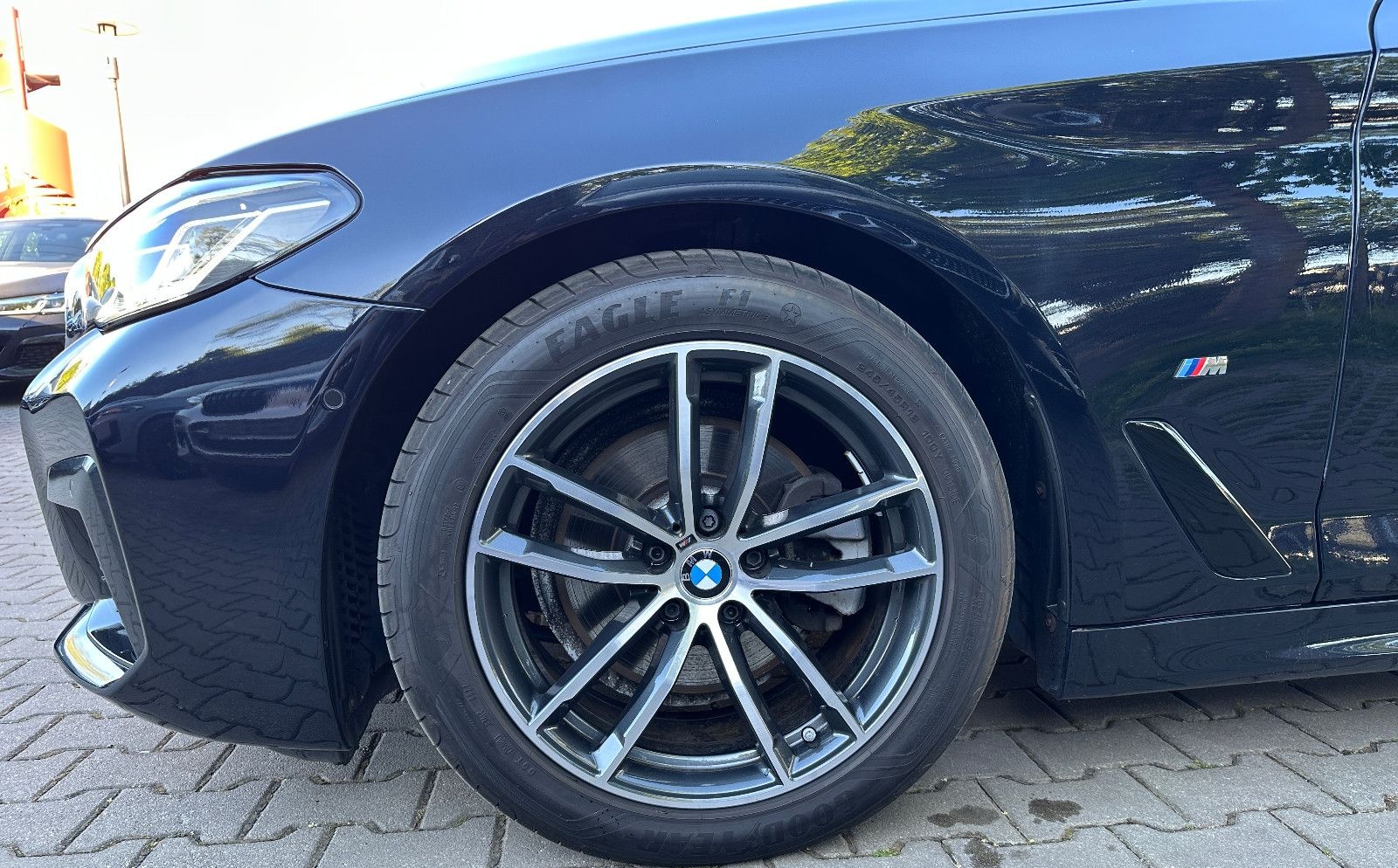 BMW 520d M-Sport*Glasdach*Harman*Kamera*AHK*4 Zonen foto 10