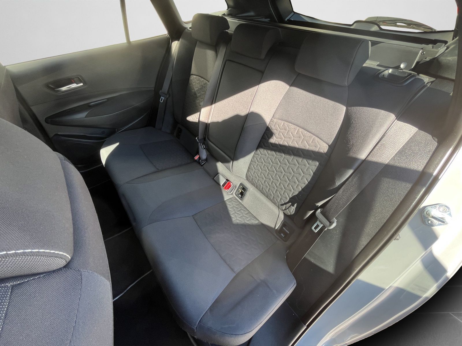 Toyota Corolla 2.0 Hybrid Team D LED ACC SHZ foto 14