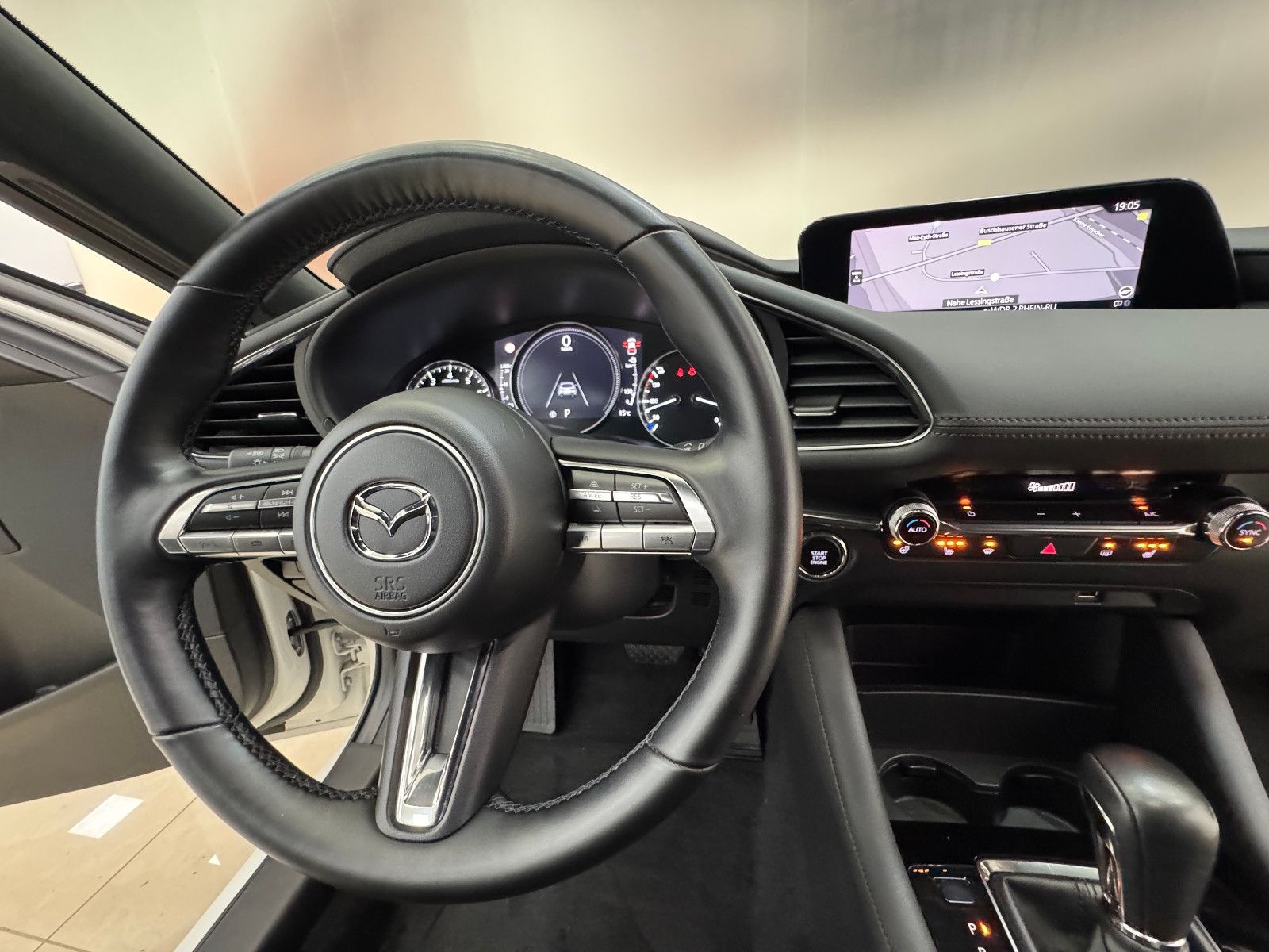 Mazda 3 5HB Selection SKYACTIV-G 2.0 M Hybrid 6AG *LHZ foto 23