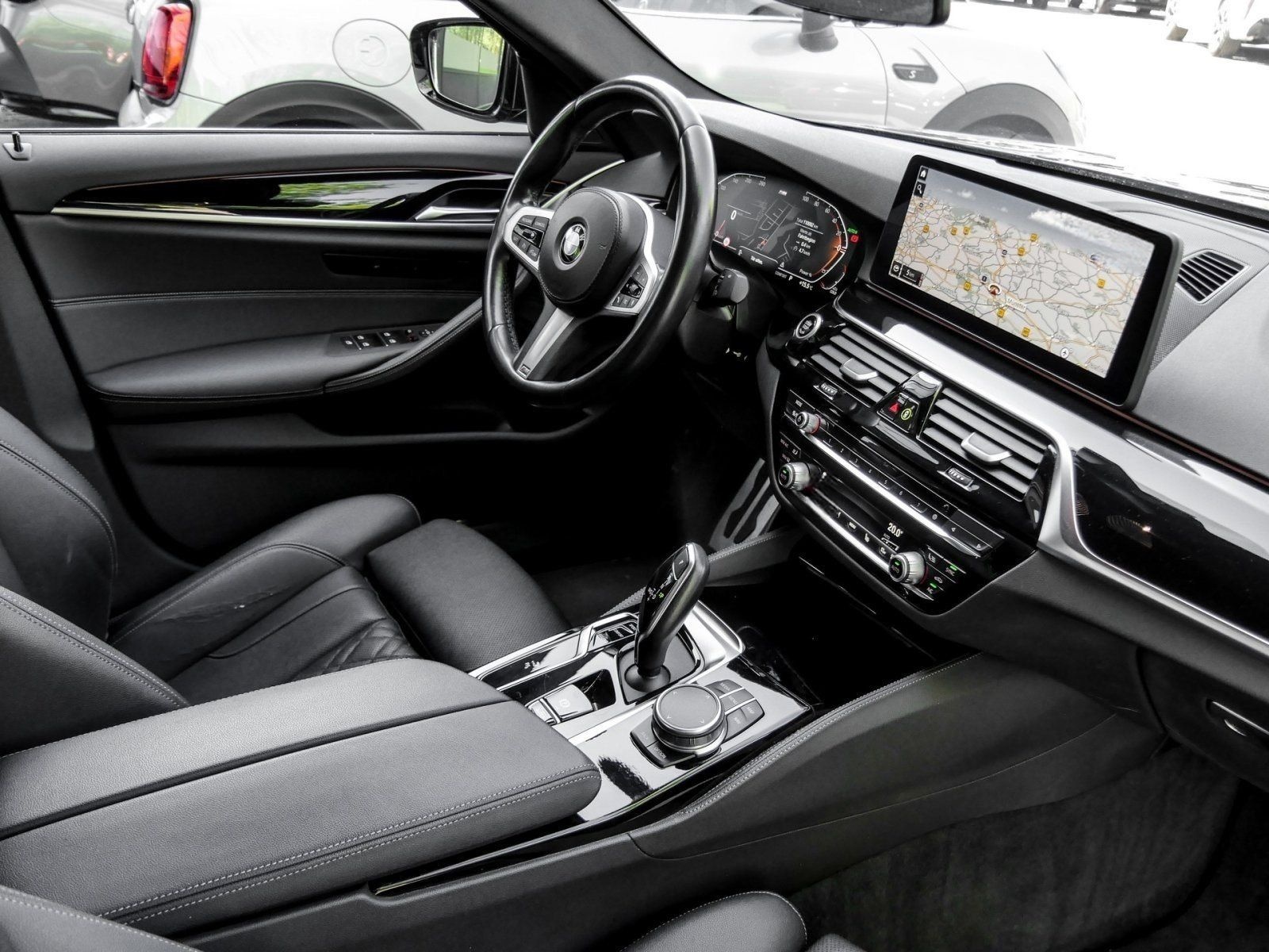 BMW 530d M SPORT+DA+PA+HiFi+ADAPT.LED foto 3