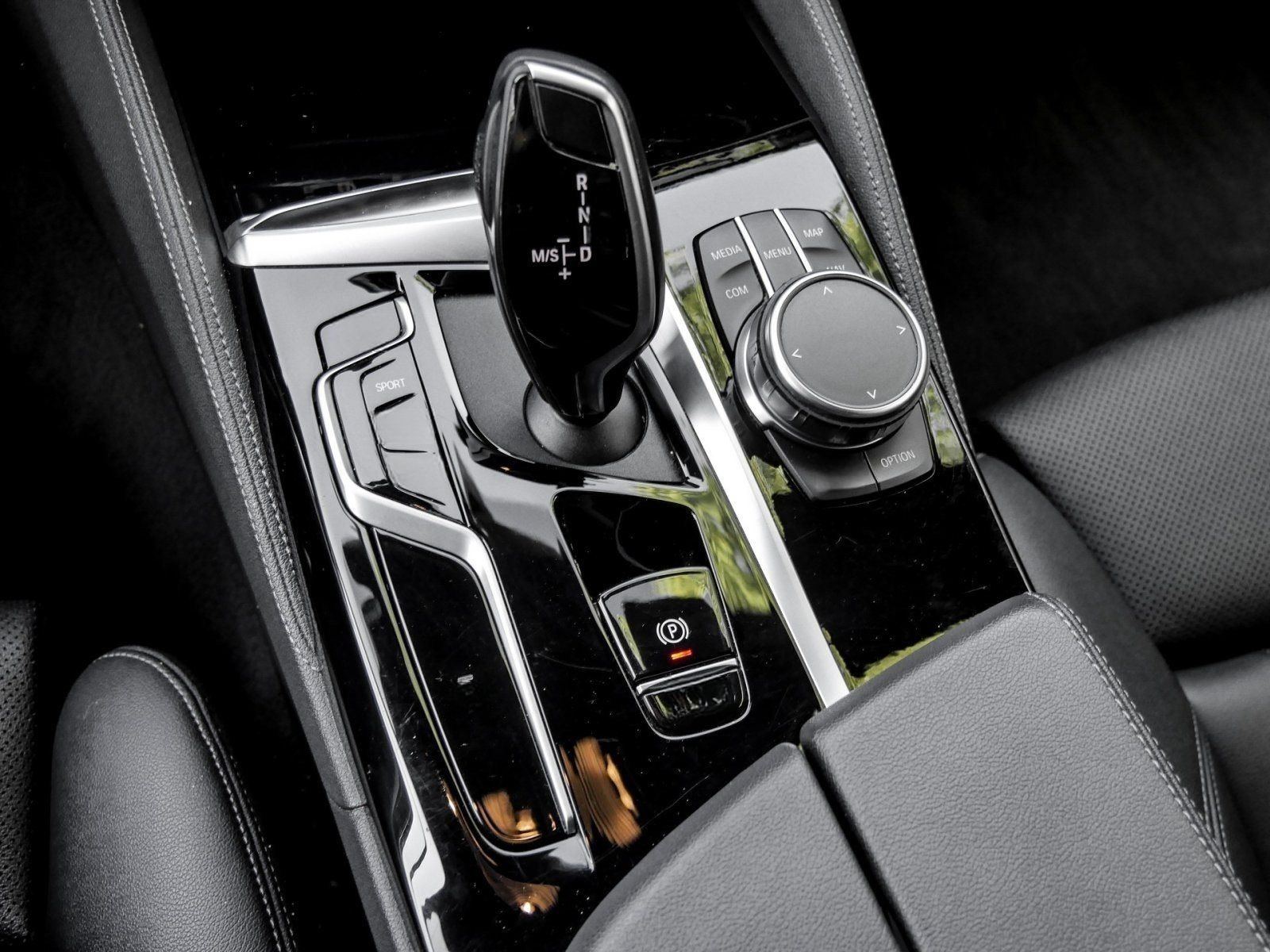 BMW 530d M SPORT+DA+PA+HiFi+ADAPT.LED foto 10