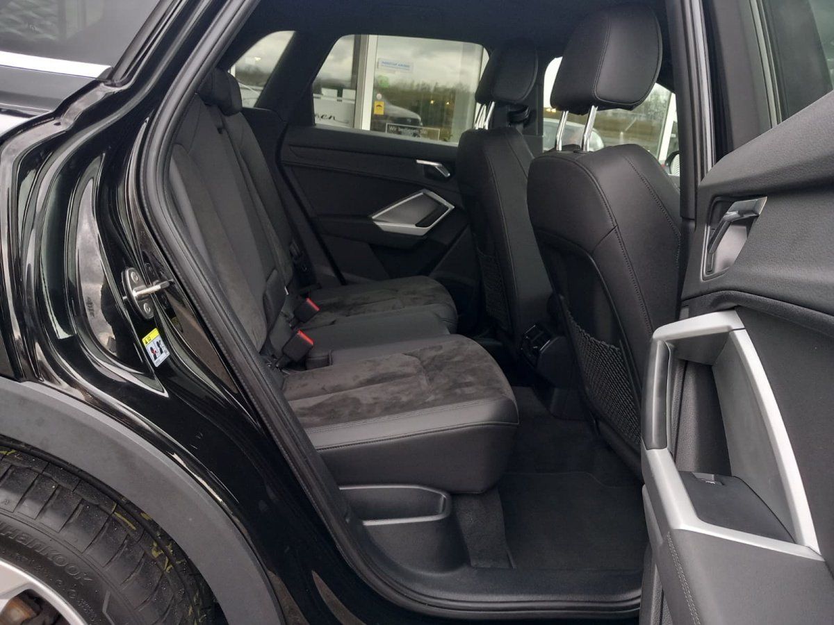 Audi Q3 ALCANTARA/AHK/8-FACH BEREIFT/E-HECKKLAPPE foto 16