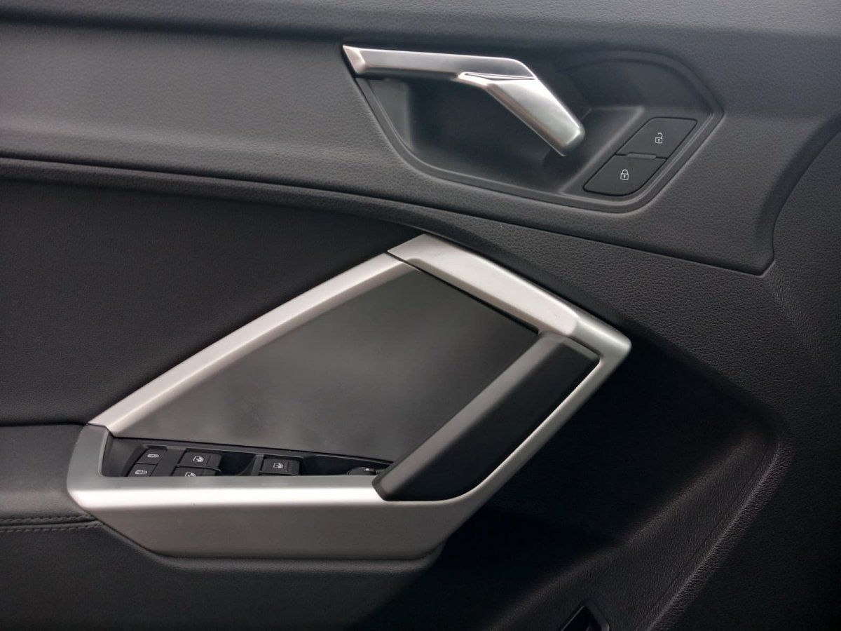 Audi Q3 ALCANTARA/AHK/8-FACH BEREIFT/E-HECKKLAPPE foto 17
