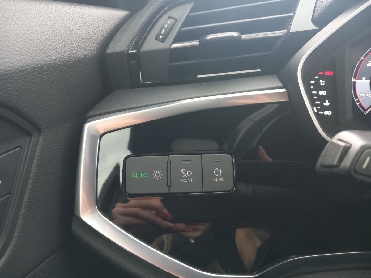 Audi Q3 ALCANTARA/AHK/8-FACH BEREIFT/E-HECKKLAPPE foto 19