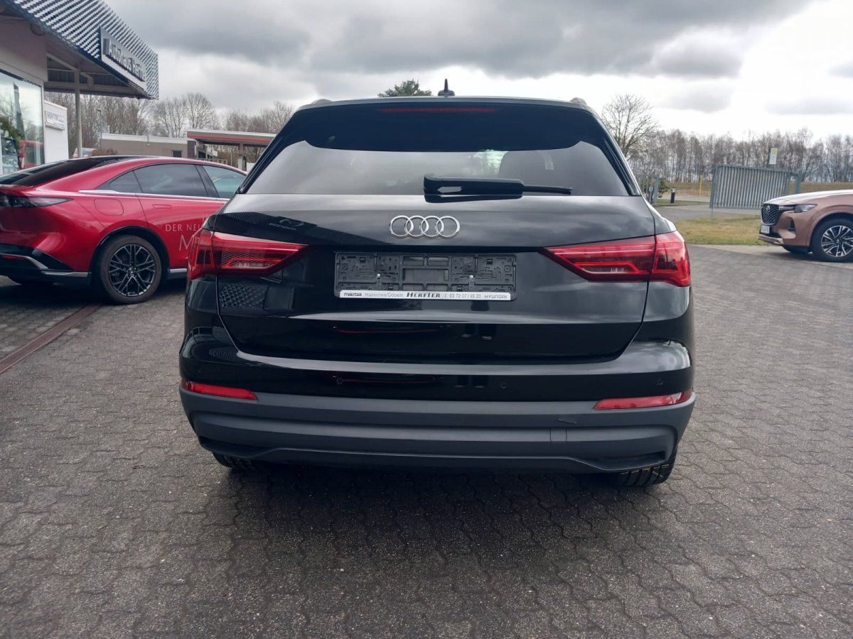 Audi Q3 ALCANTARA/AHK/8-FACH BEREIFT/E-HECKKLAPPE foto 6