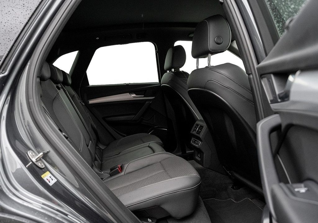 Audi Q5 55 TFSI e quattro S line Pano LED AHK Navi foto 4