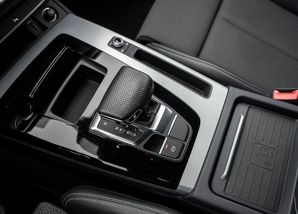Audi Q5 55 TFSI e quattro S line Pano LED AHK Navi foto 9
