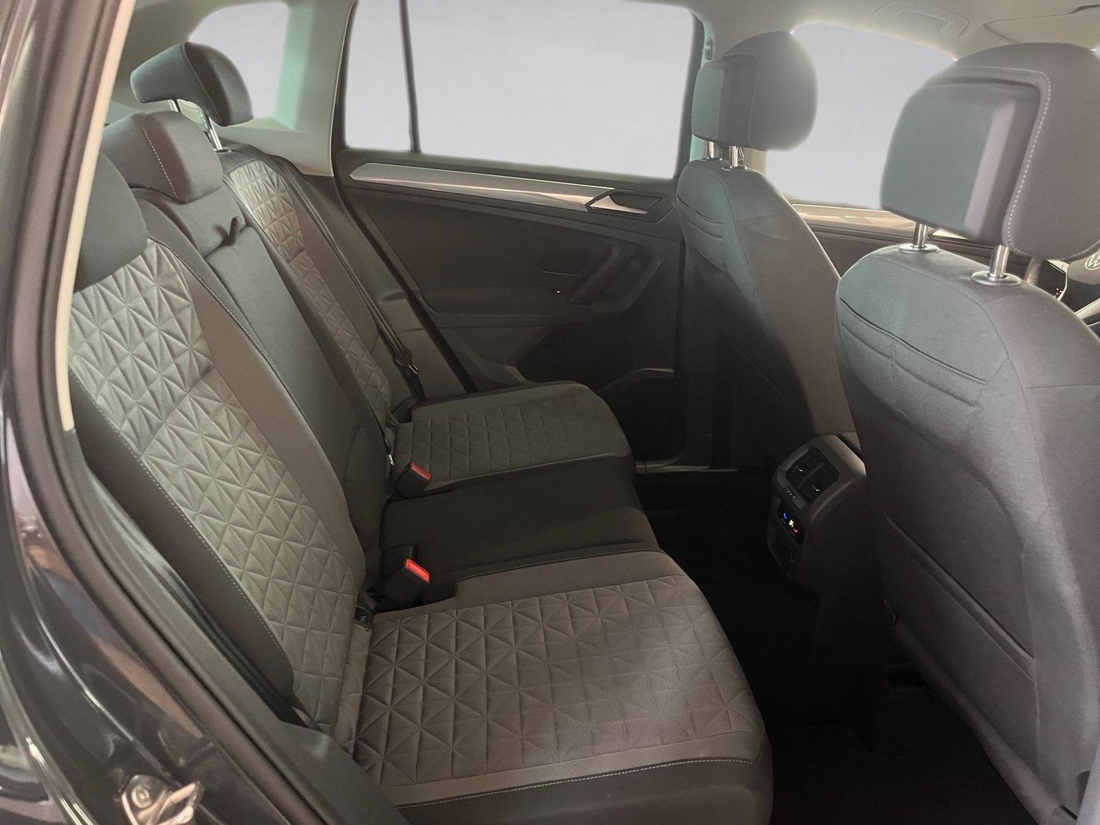 Volkswagen Tiguan LIFE TSI+ALU 17+NAVI+PARK ASSIST+TRAVEL A foto 11