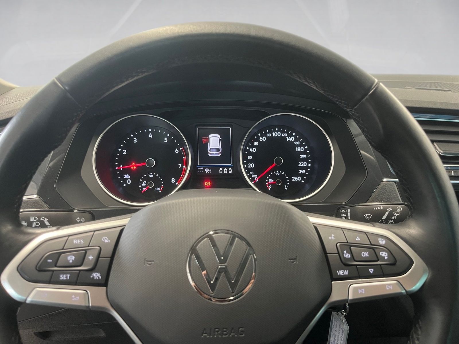 Volkswagen Tiguan LIFE TSI+ALU 17+NAVI+PARK ASSIST+TRAVEL A foto 16