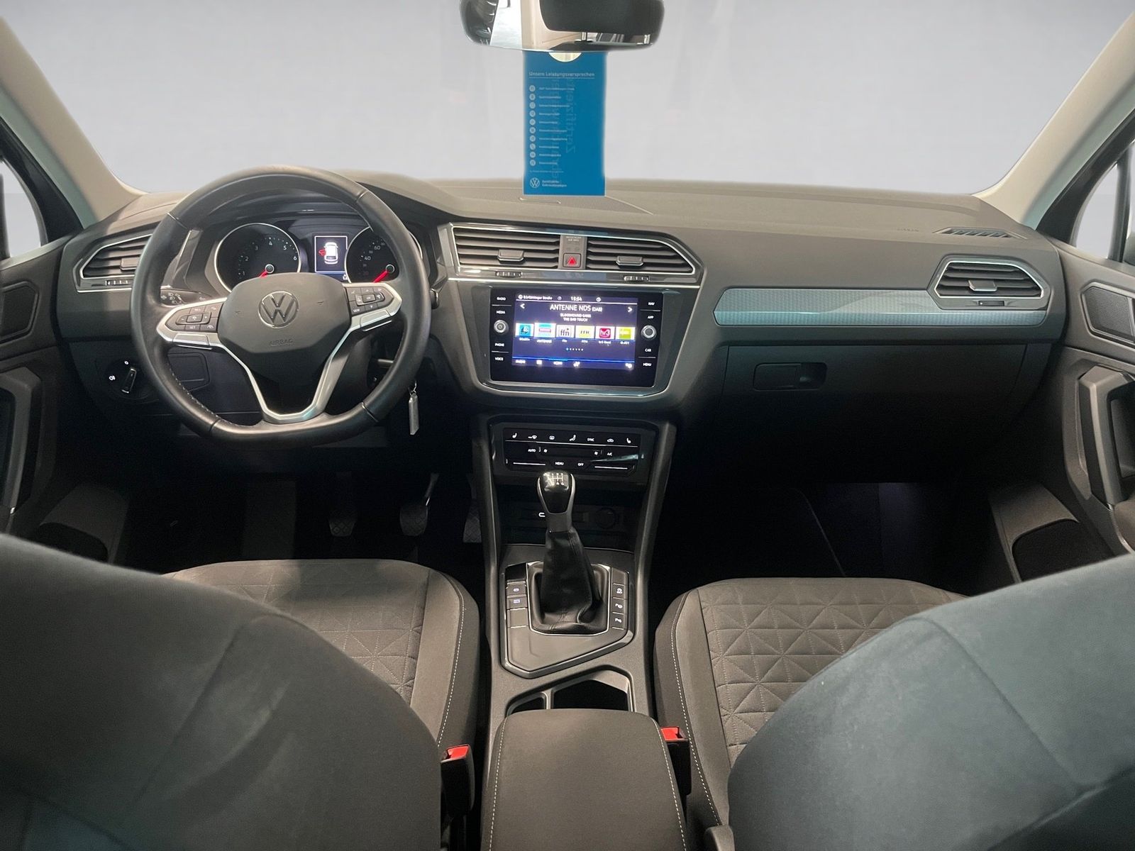 Volkswagen Tiguan LIFE TSI+ALU 17+NAVI+PARK ASSIST+TRAVEL A foto 18