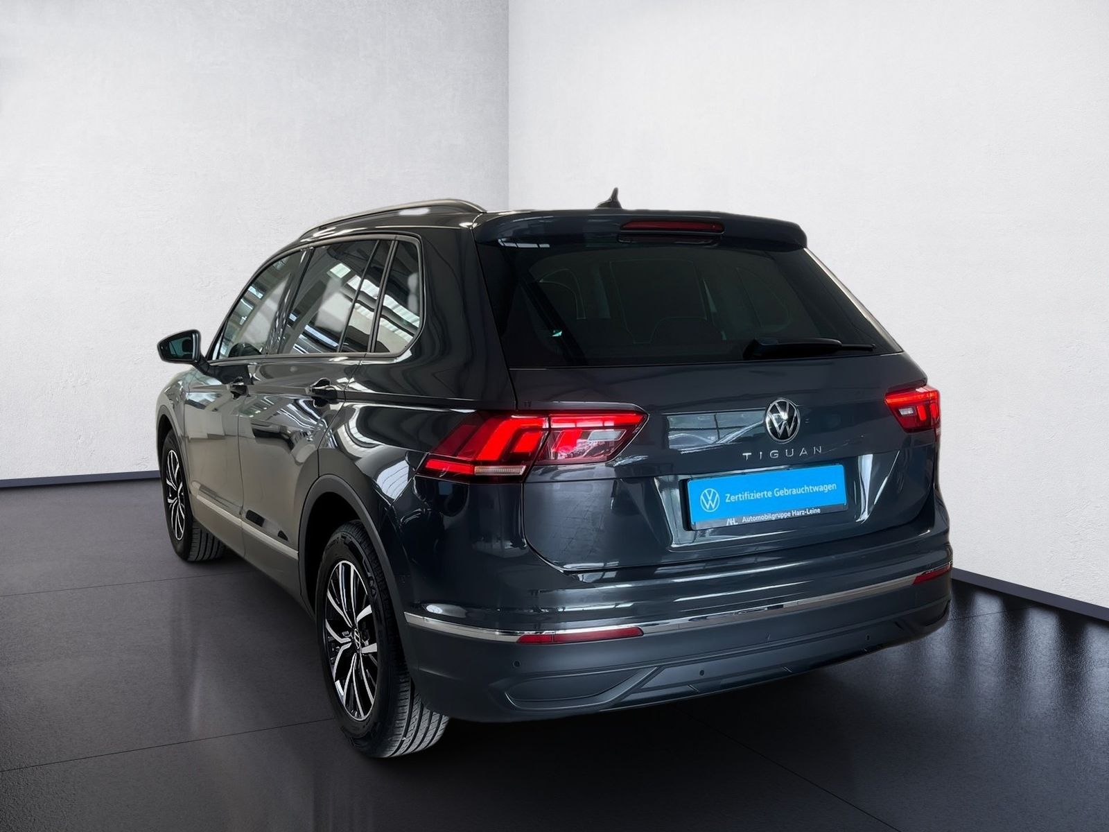 Volkswagen Tiguan LIFE TSI+ALU 17+NAVI+PARK ASSIST+TRAVEL A foto 4