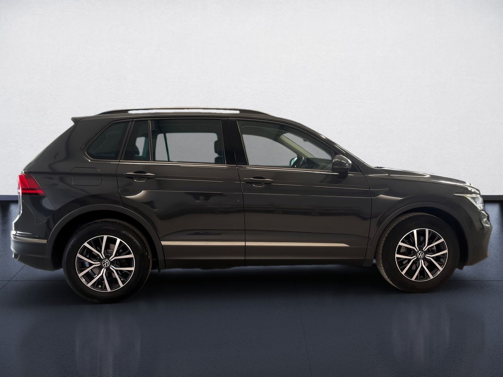 Volkswagen Tiguan LIFE TSI+ALU 17+NAVI+PARK ASSIST+TRAVEL A foto 7