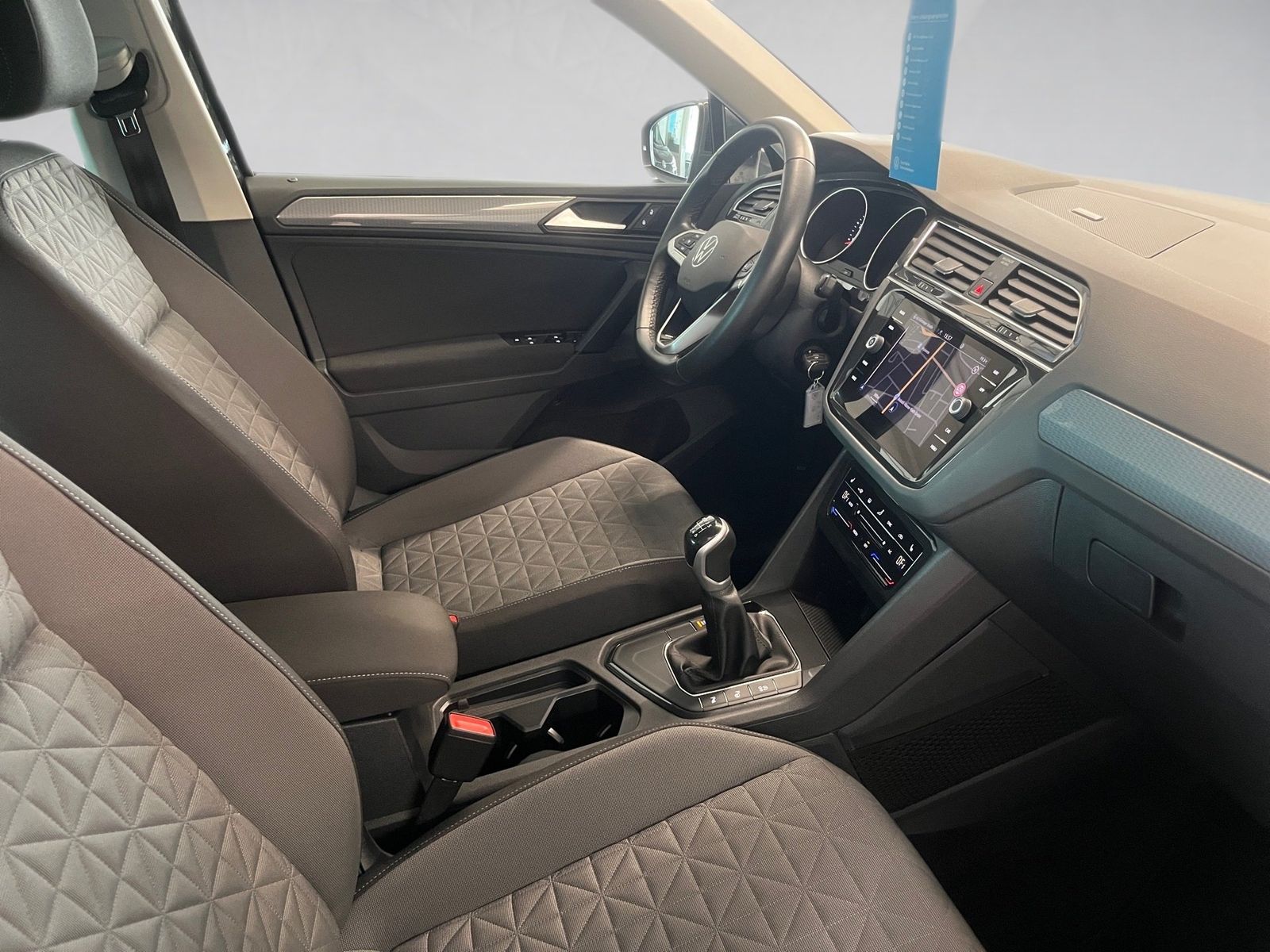 Volkswagen Tiguan LIFE TSI+ALU 17+NAVI+PARK ASSIST+TRAVEL A foto 10