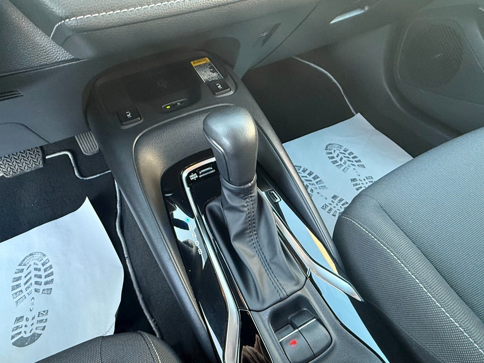 Toyota Corolla Hybrid Team D KAMERA/KLIMA/NAVI/CARPLAY foto 14