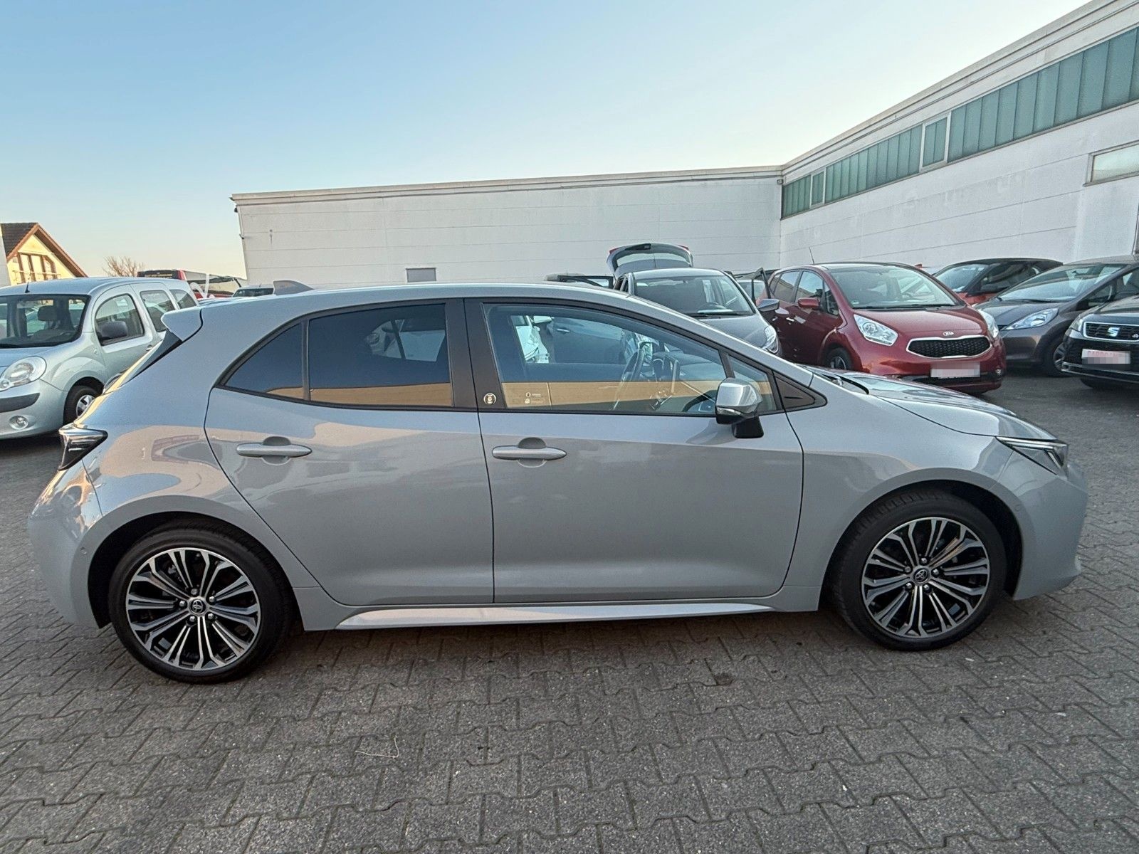 Toyota Corolla Hybrid Team D KAMERA/KLIMA/NAVI/CARPLAY foto 4