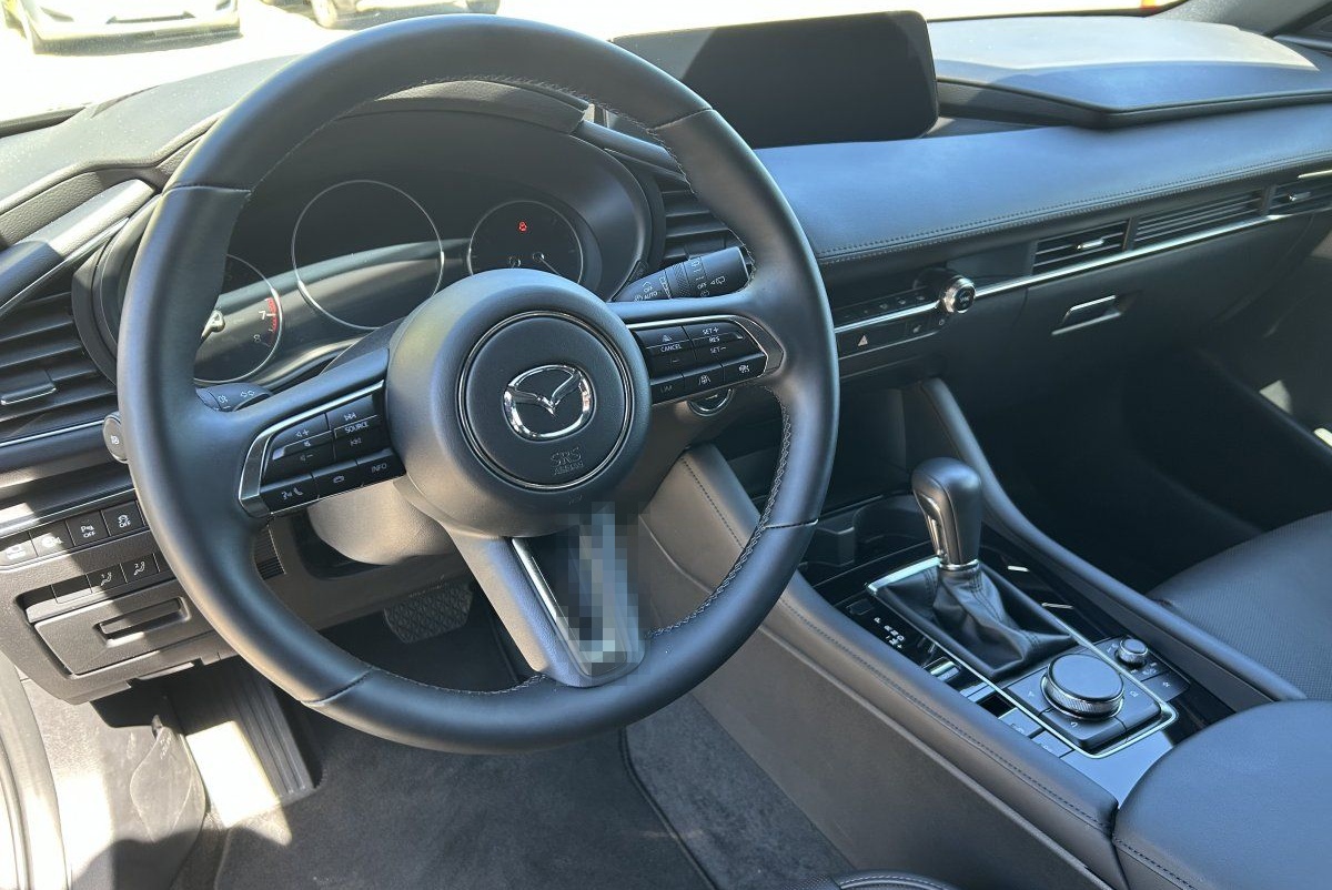 Mazda 3 2.5L e-SKYACTIV G 140ps 6AT FWD Takumi foto 10
