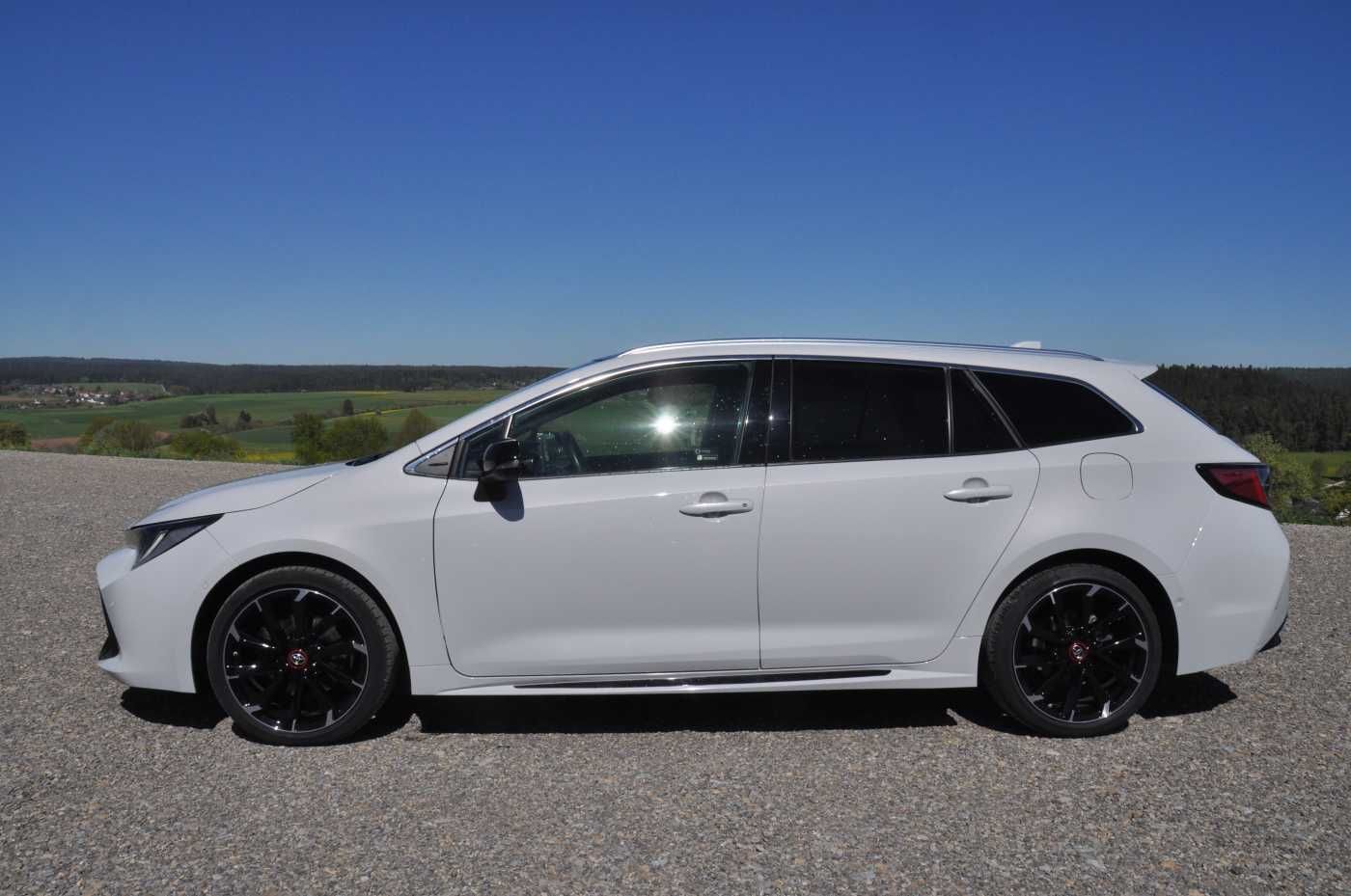 Toyota Corolla Touring Sports Hybrid 2.0 GR Sport foto 2