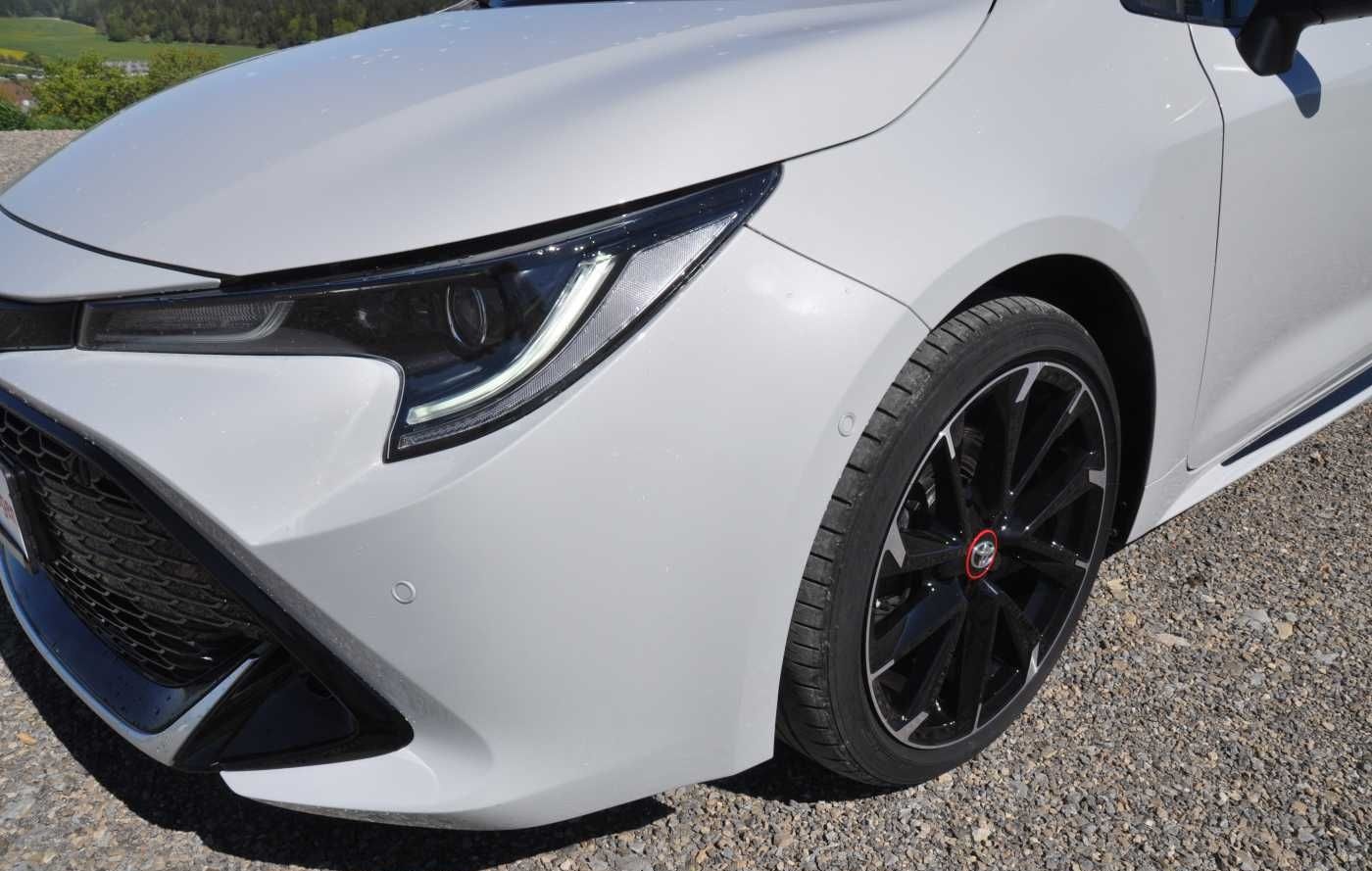 Toyota Corolla Touring Sports Hybrid 2.0 GR Sport foto 6