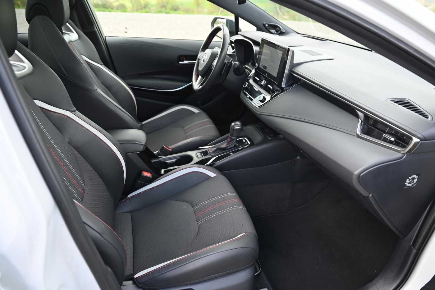 Toyota Corolla Touring Sports Hybrid 2.0 GR Sport foto 8