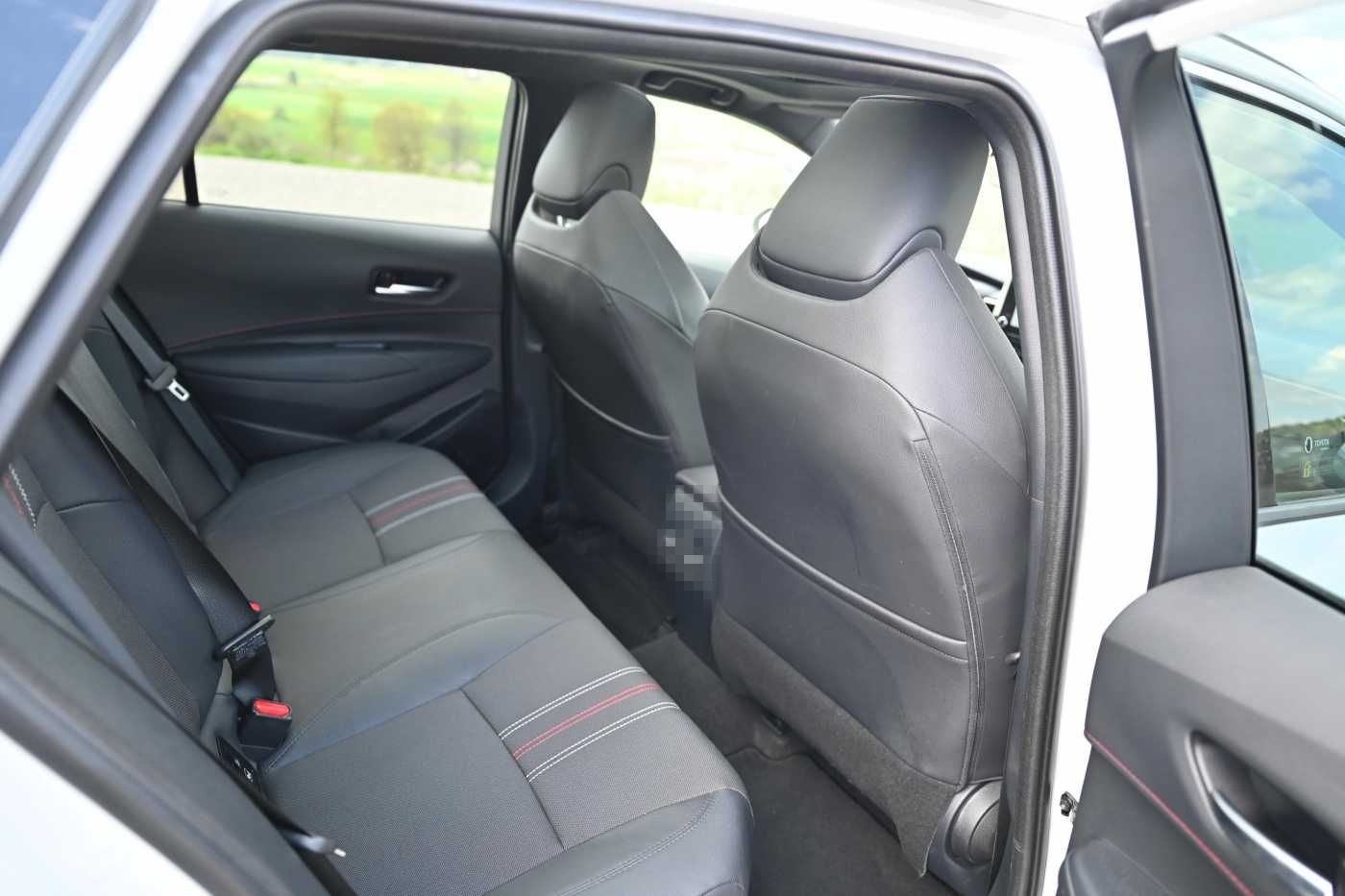 Toyota Corolla Touring Sports Hybrid 2.0 GR Sport foto 9