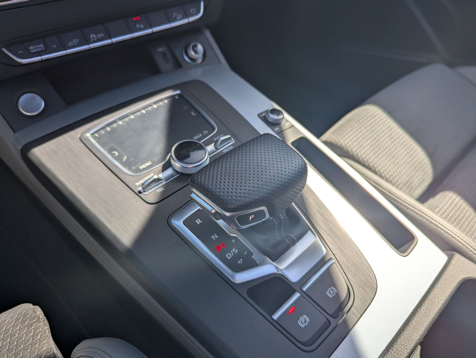 Audi Q5 50 TFSI PLUG-IN *AHK PANO B&O* foto 25