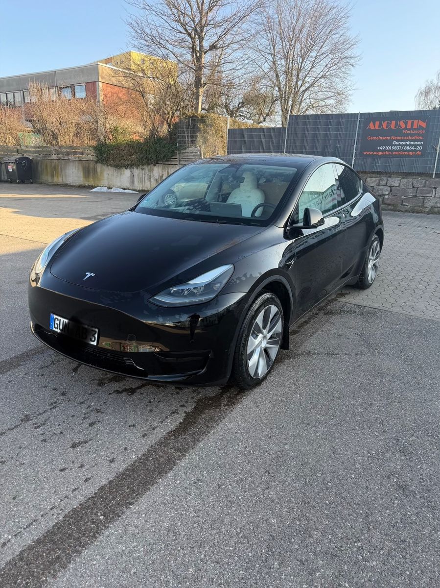 Tesla Model Y 2024 RWD | Schwarz/Weiß | 1. Hand foto 2