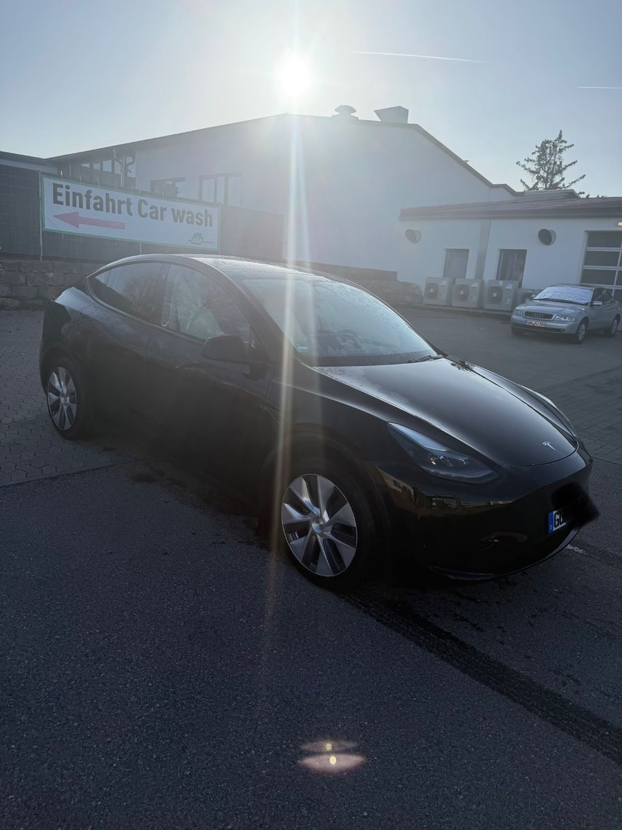 Tesla Model Y 2024 RWD | Schwarz/Weiß | 1. Hand foto 4