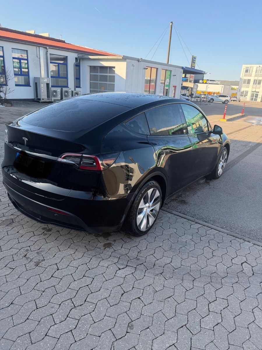 Tesla Model Y 2024 RWD | Schwarz/Weiß | 1. Hand foto 5