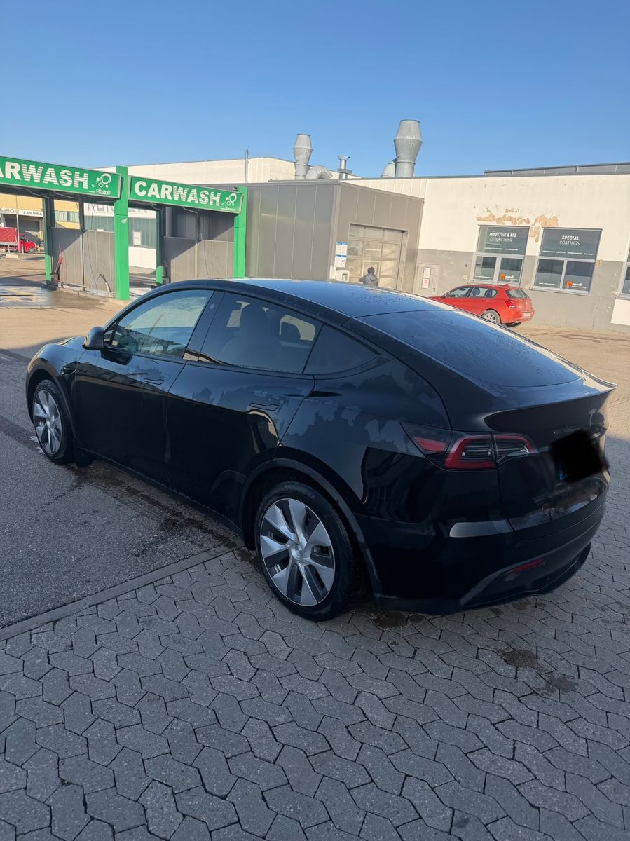 Tesla Model Y 2024 RWD | Schwarz/Weiß | 1. Hand foto 6