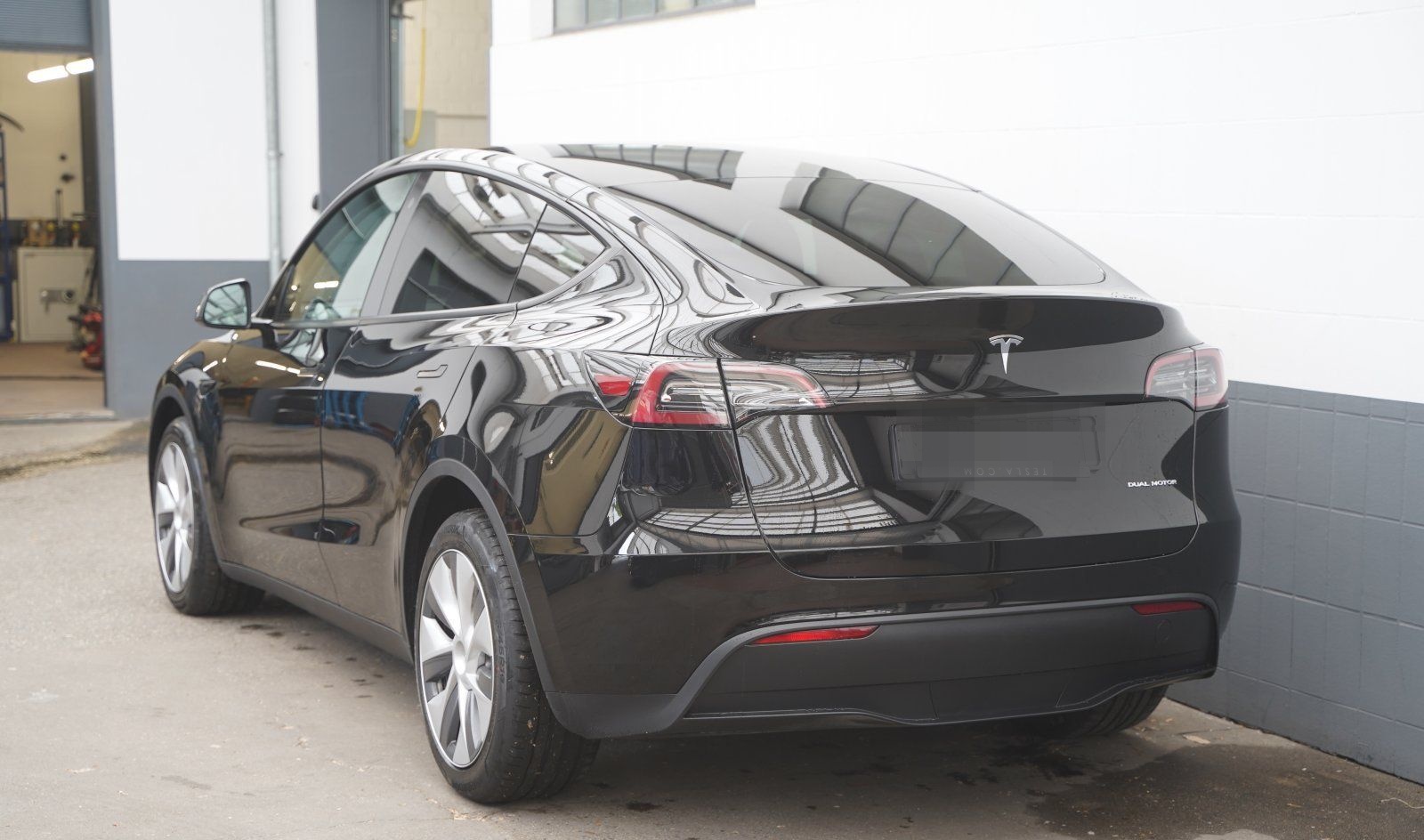 Tesla Model Y Long Range AWD *Mwst. ausweisbar* foto 7