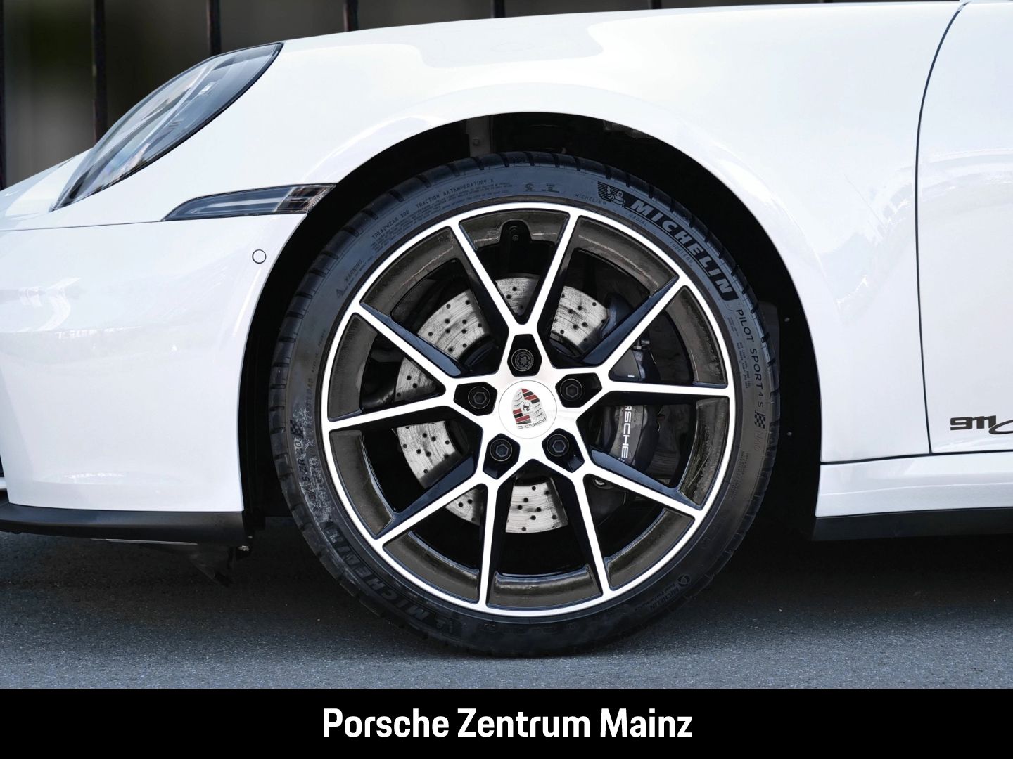 Porsche 992 911 Carrera Sportabgas Surround View BOSE foto 12