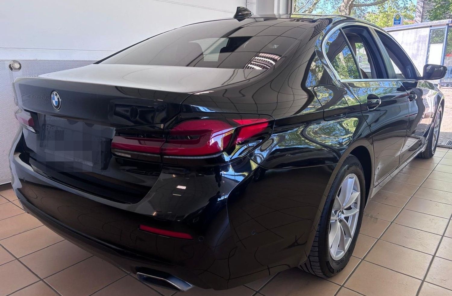 BMW 530 d Business LED Kamera ACC CarPlay H&K Virtua foto 3