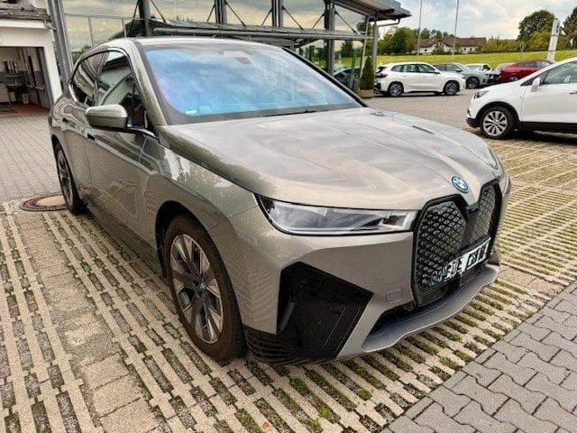 BMW iX xDrive40 Adaptiv FWK AHK foto 2