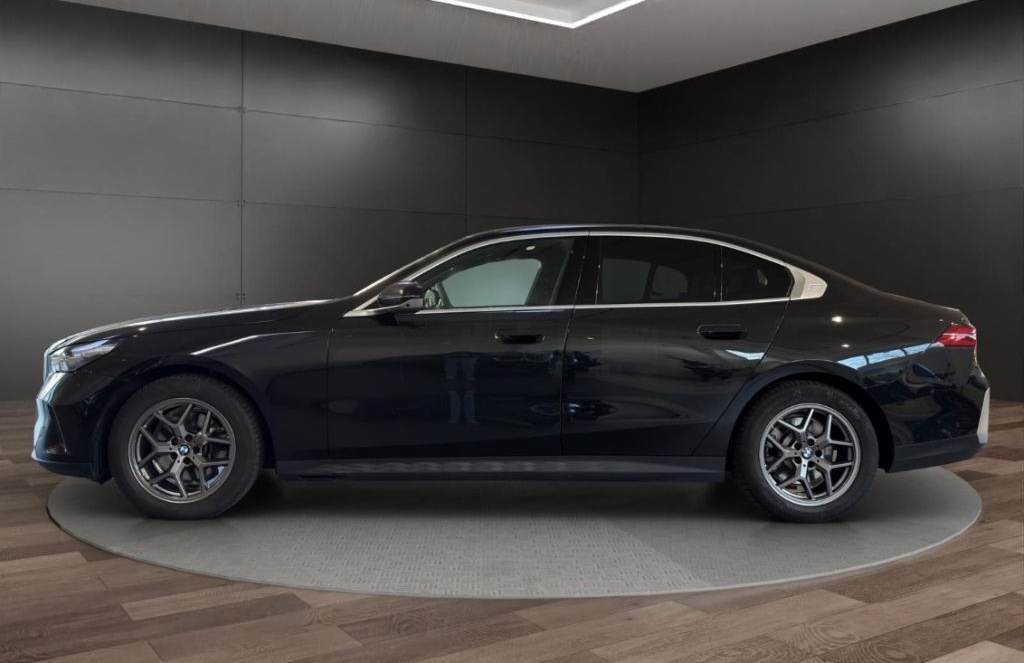 BMW 520 d-Limousine+Park-Assist+DWA+HarmanKardon+ foto 2