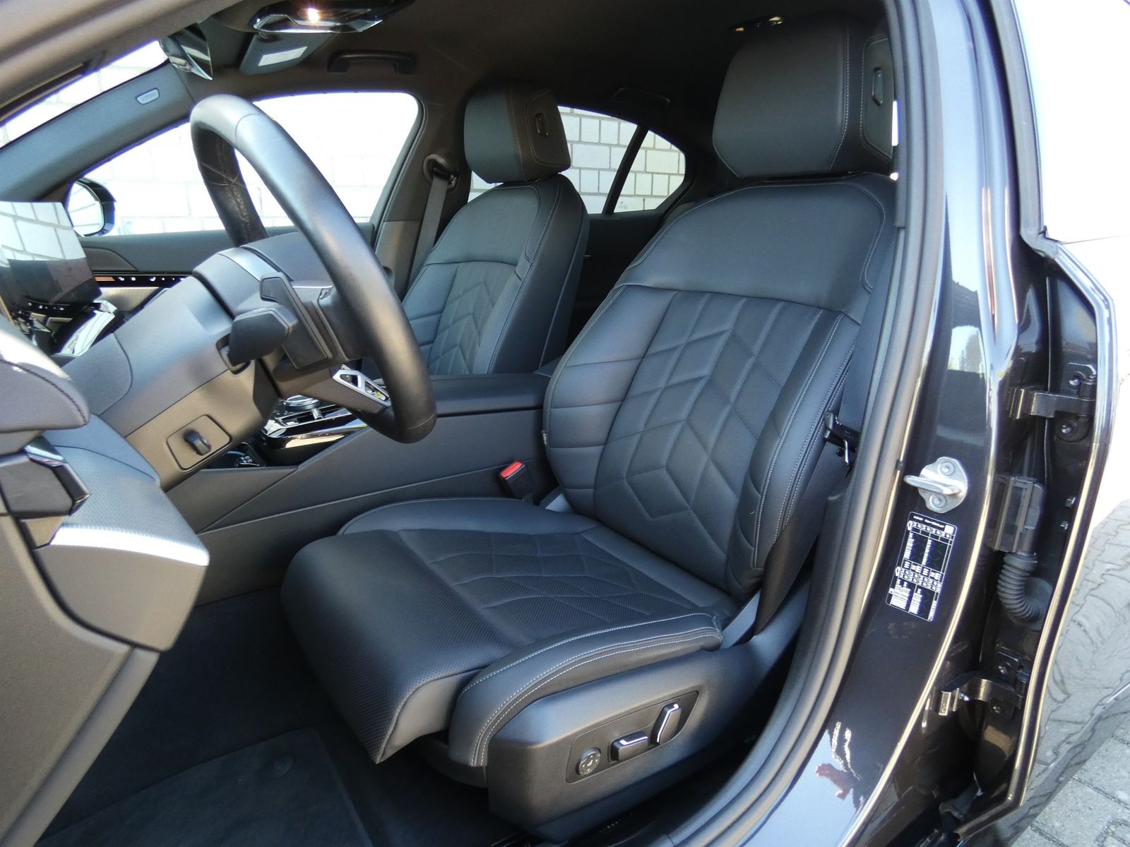 BMW 520d Limousine M Sportpaket DAB LED Komfortzg. foto 12