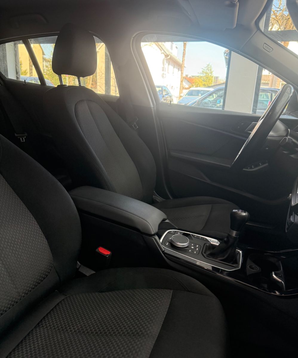 BMW 118 1 Limousine 118 i*Kamera*M-Lenkrad*Navi* foto 11