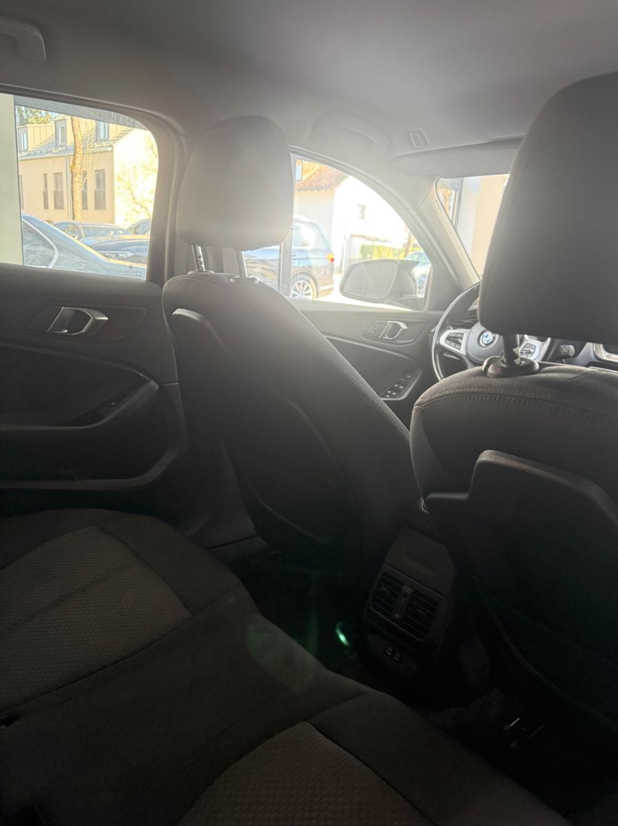 BMW 118 1 Limousine 118 i*Kamera*M-Lenkrad*Navi* foto 9