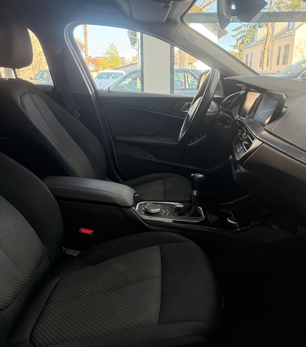 BMW 118 1 Limousine 118 i*Kamera*M-Lenkrad*Navi* foto 10