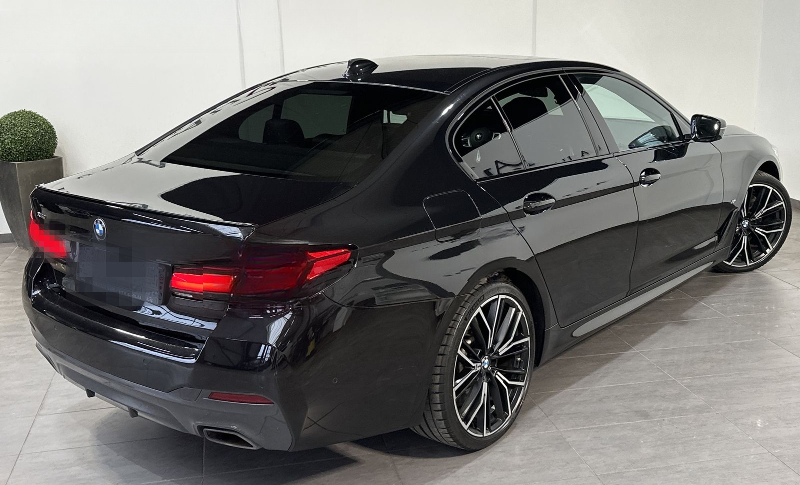 BMW 540d xDrive M-Sport NAV+LASER+HUD+20ZO+GLASDACH foto 4
