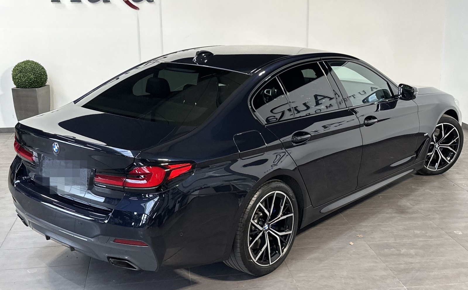BMW 520d xDrive M Sport NAV+LASER+HEADUP+KAM+19ZO+PP foto 5