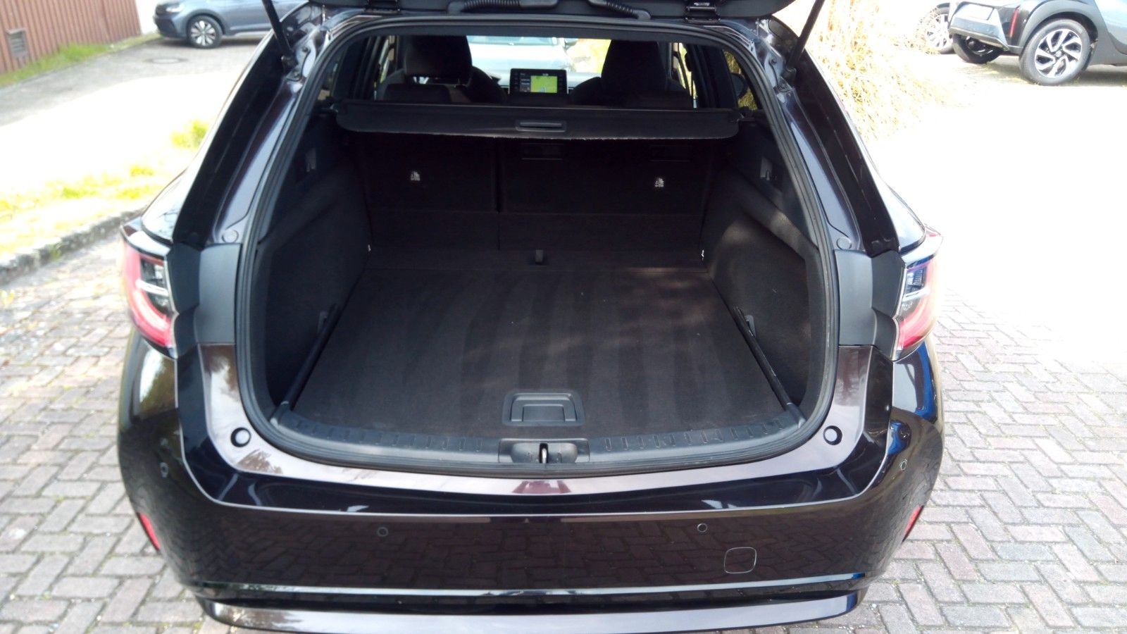 Toyota Corolla TS Combi Hybrid Club Technik  Navi AHK foto 17