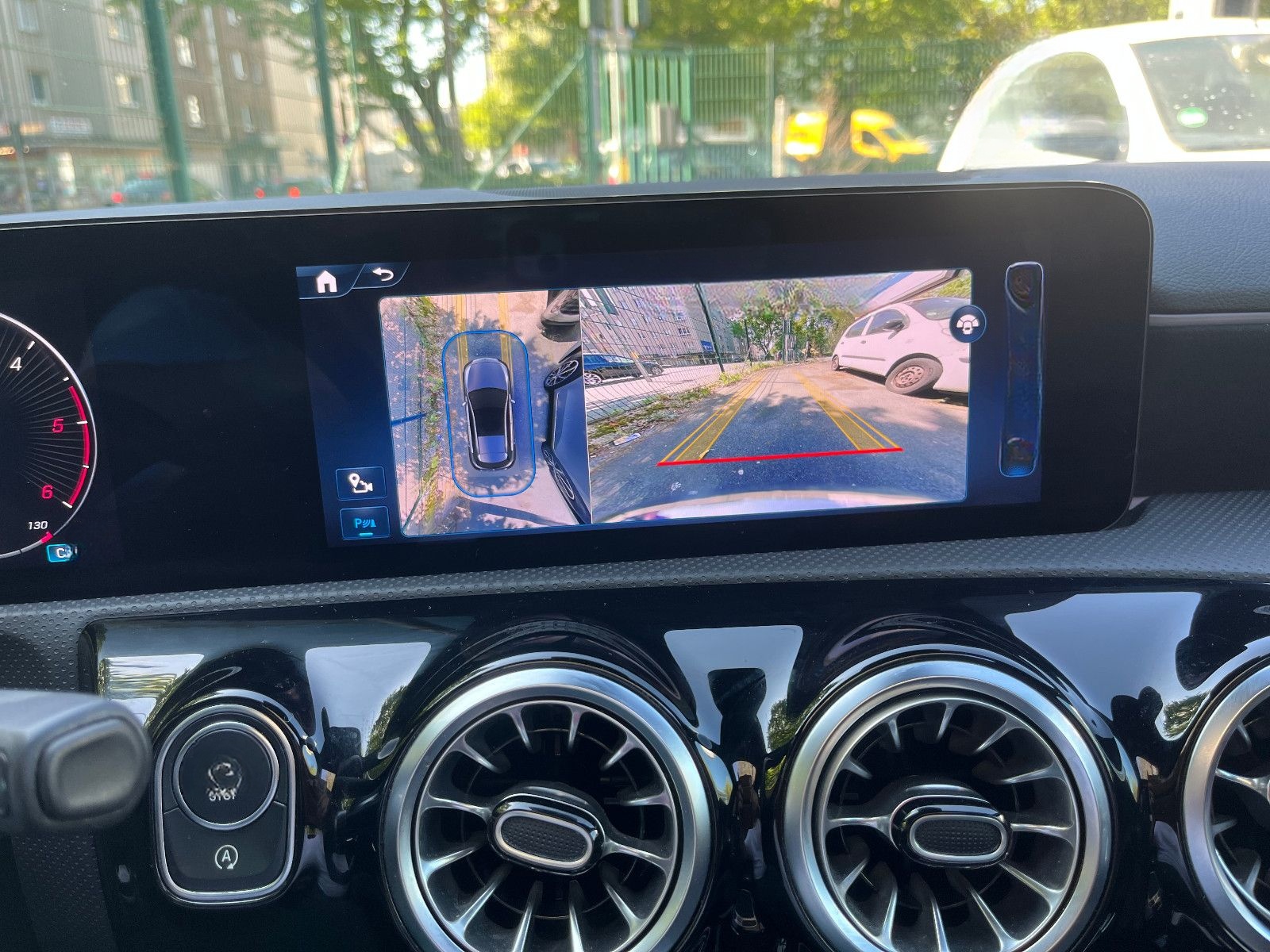 Mercedes-Benz A 200 AMG LEDER*MEMORY*HEAD-UP*LED*ACC*360°*PANO foto 14